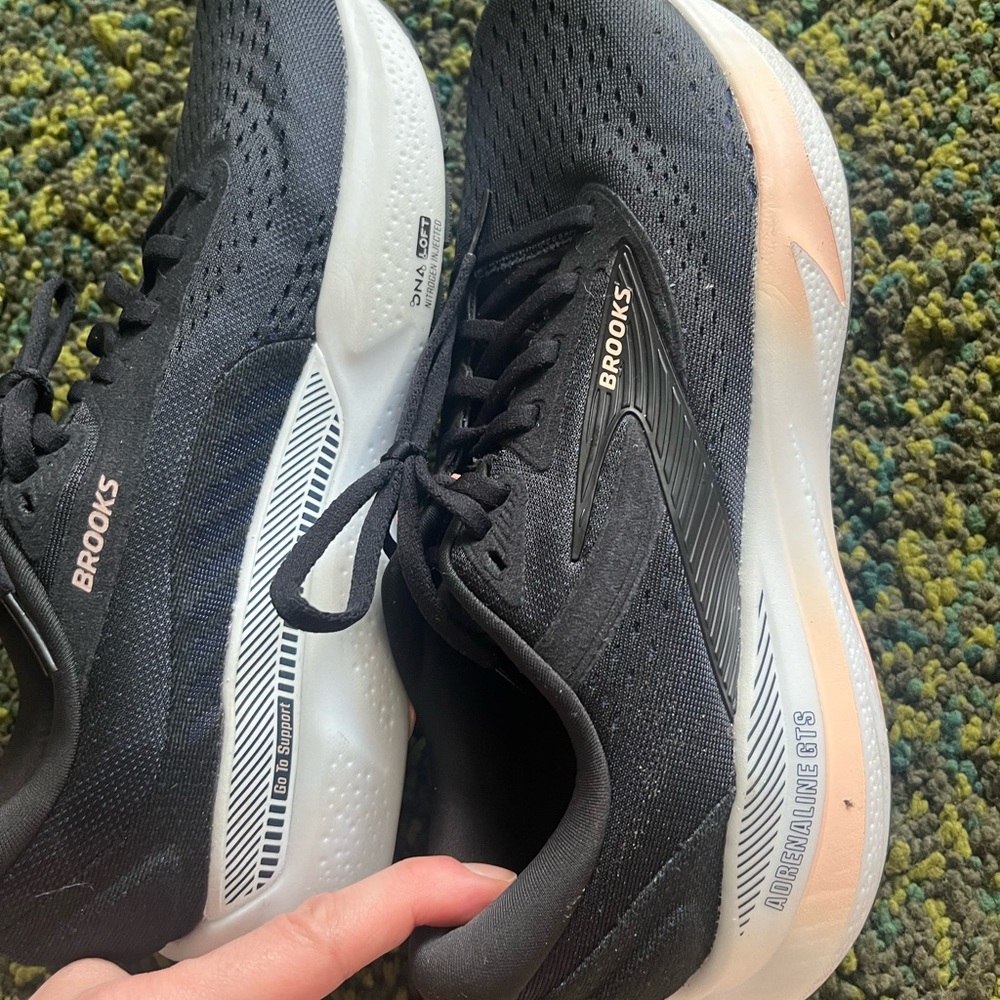 Brooks Women’s Black and White Running Shoe with Subtle Peach Accent - Picture 5 of 9